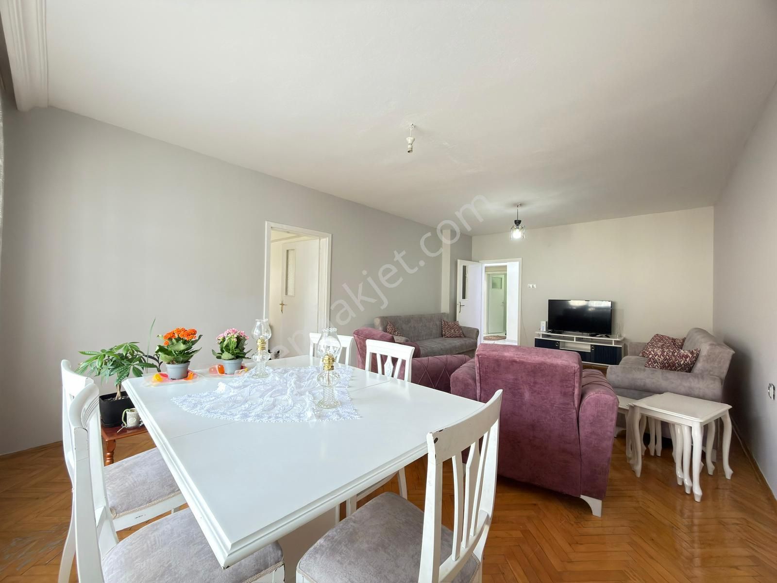 Kariyer'den Etlik'de Cadde Yanı Katta Yapılı 3+1 Fırsat Daire! - Görsel 4