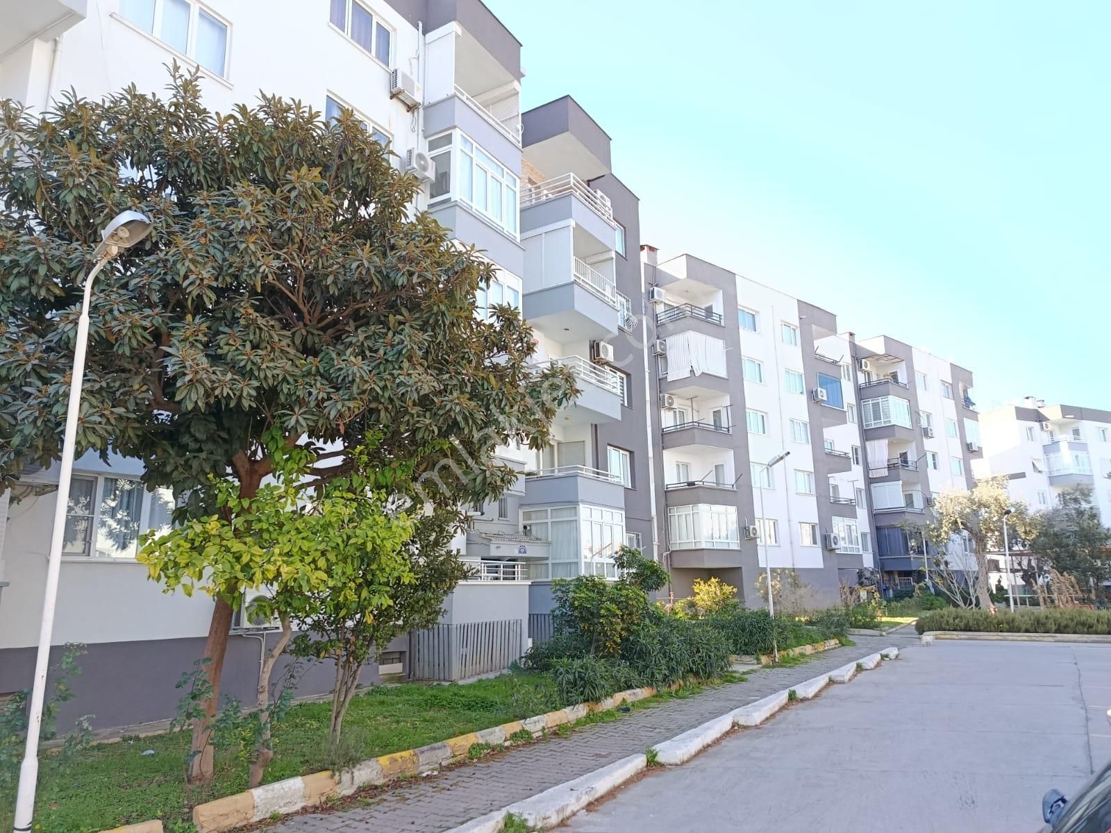 Kuşadası Meram Sitesinde Satılık 2+1 - Görsel 2