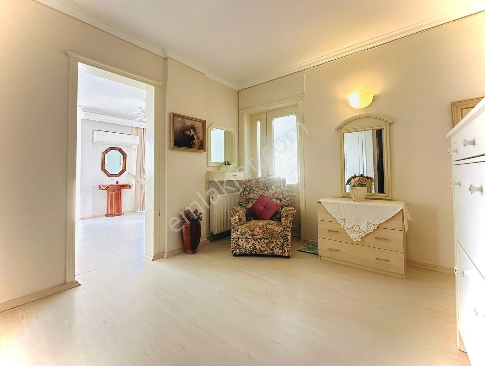 Kuşadası Marinada Deniz Manzaralı Havuzlu Sitede - Görsel 20