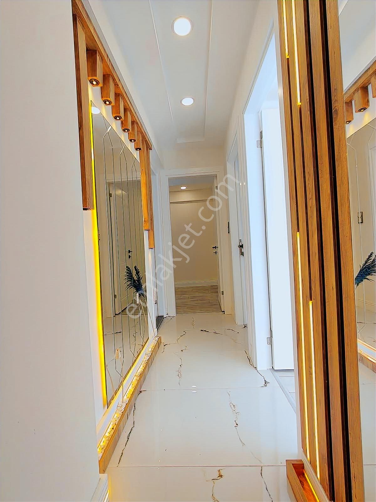 Güzelyalı'da Satılık 3+1 Daire Selma Yiğitalp Lisesi Yakını - Görsel 24