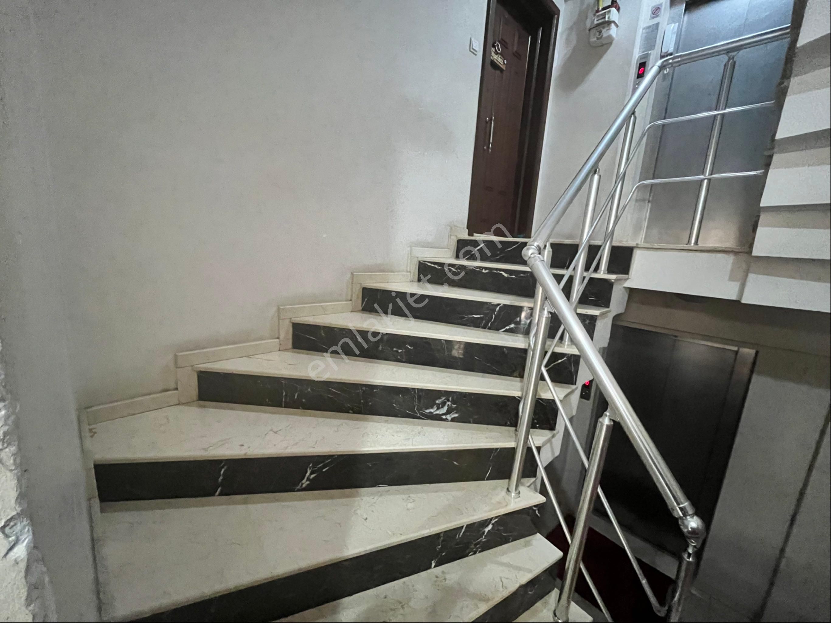 Karşıyaka Nergiz Çarşısına İzbana Yakın Stüdyo Daire - Görsel 6