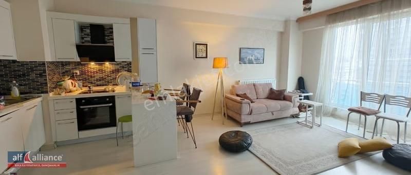 Şafak Sitesinde Metrobüse Yakın Kiralık 1+1 Daire نتحدث العربية