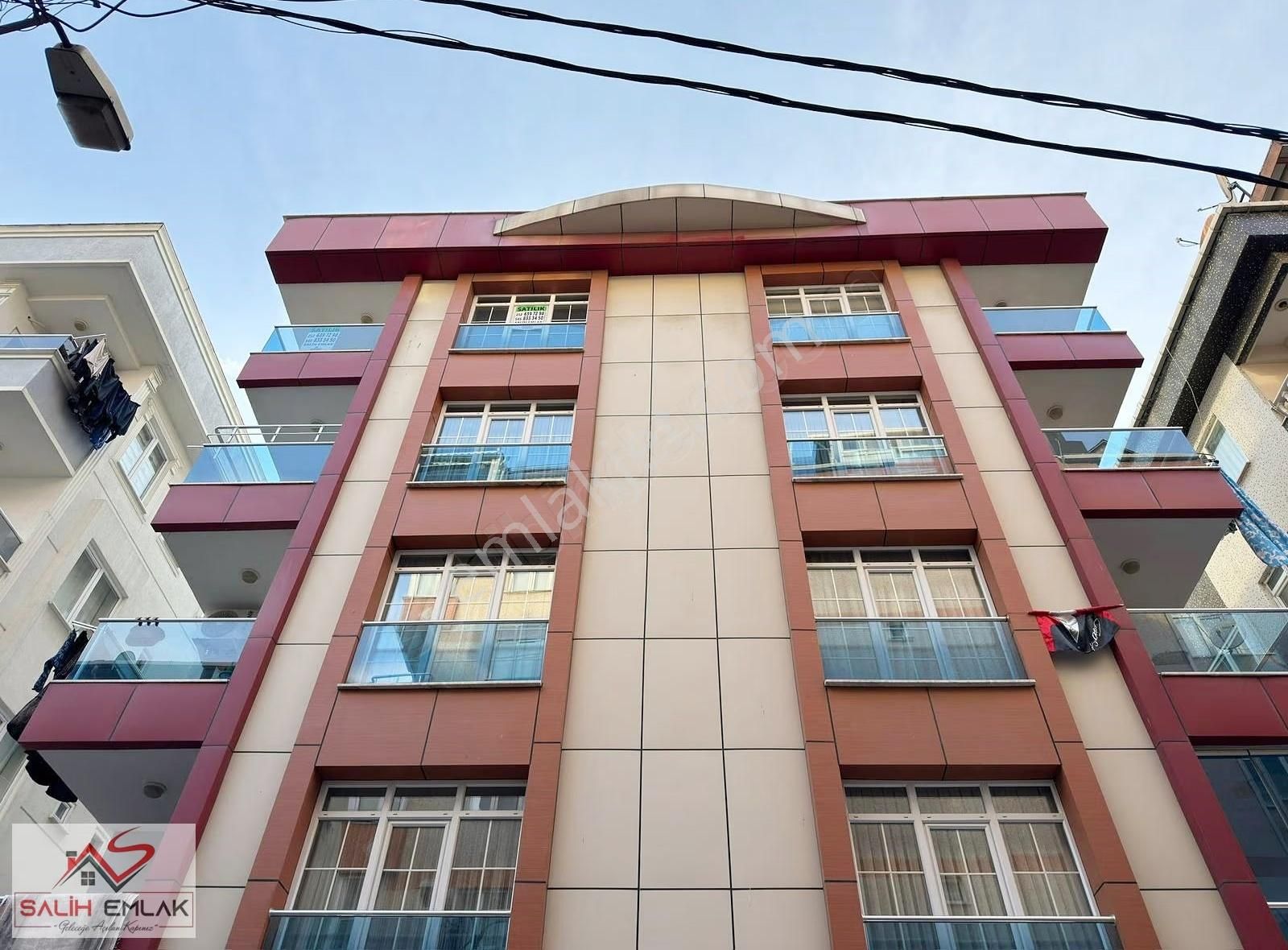 Salih Emlak'tan A Hastane Yakını 3+1 Kredili Çatı Dubleks Daire