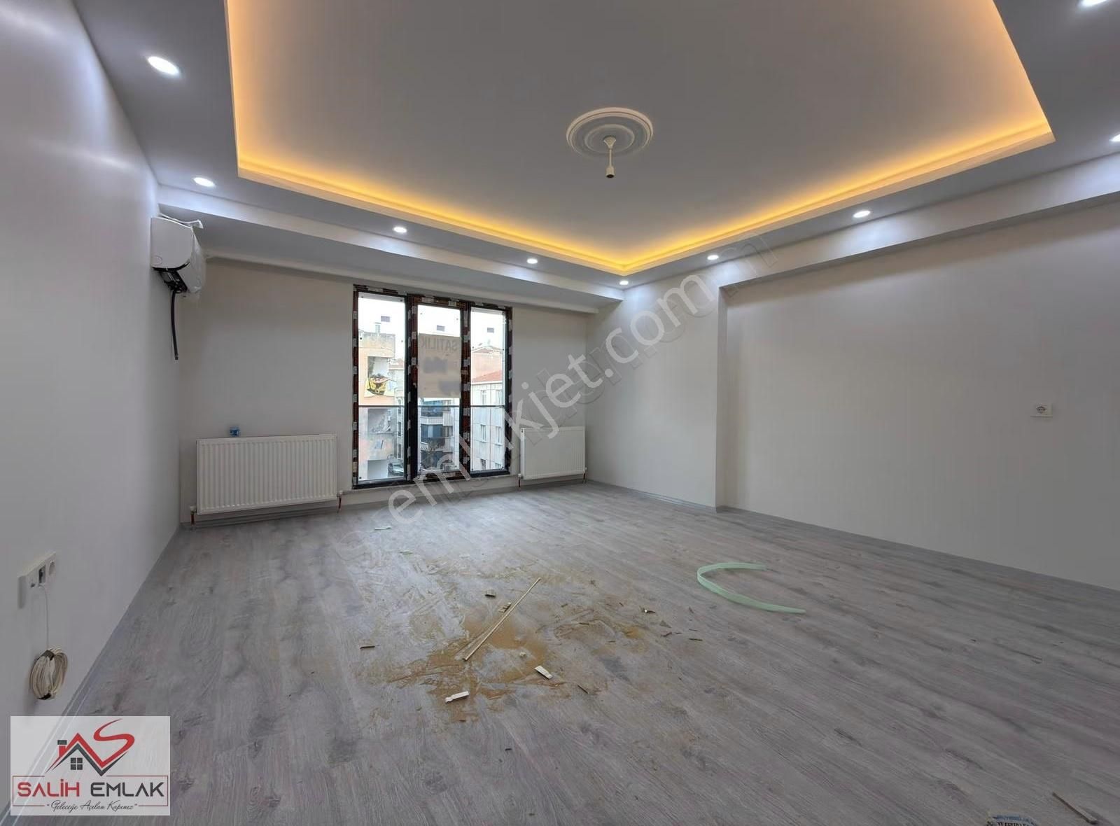 Salih Emlak 'tan Merkez Camii Yakını 2+1 Lüks Yapı Daire