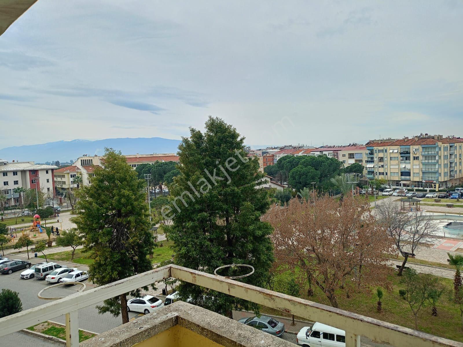 Cumhuriyet Mahallesinde Satılık 2+1 Daire - Görsel 2