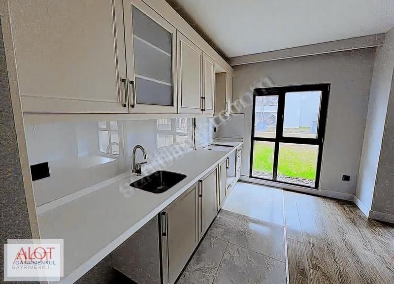 Çamlıca Konutları 2+1 Kiralık Daire - Görsel 12