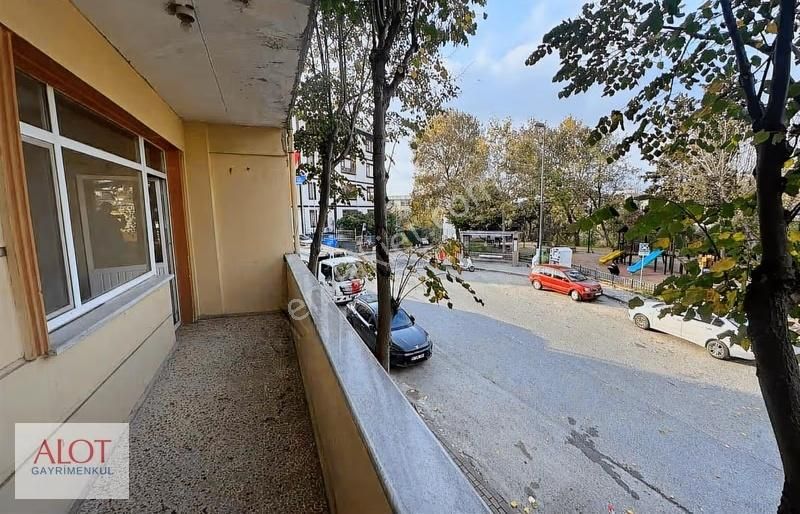 Cadde Üstü 3+1 Kullanışlı Ve Ferah Daire - Görsel 4