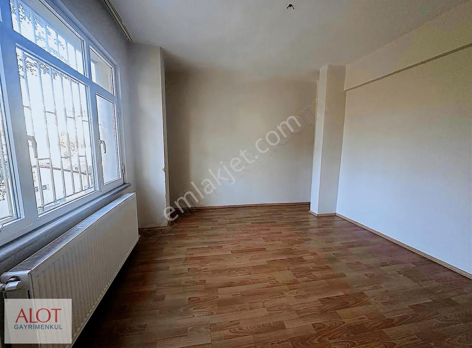 Cadde Üstü 3+1 Kullanışlı Ve Ferah Daire - Görsel 9