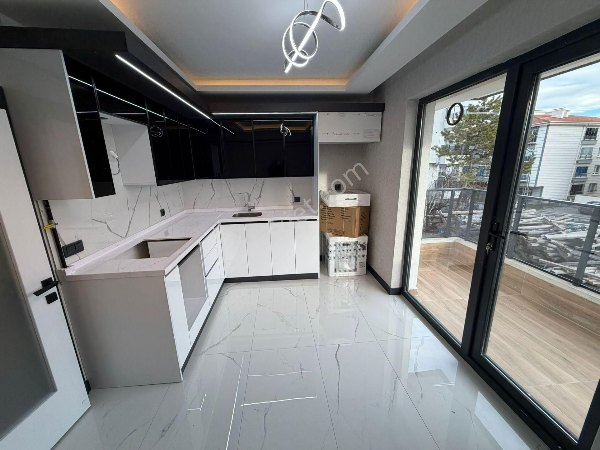 Öz.maşallah'dan Tam Yatırımlık Yüksek Kira Getirili Fırsat Daire - Görsel 3