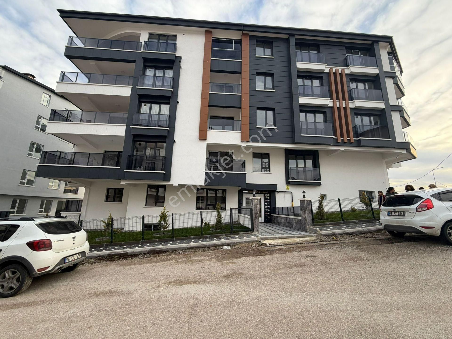 Öz.maşallah'dan Tam Yatırımlık Yüksek Kira Getirili Fırsat Daire - Görsel 32