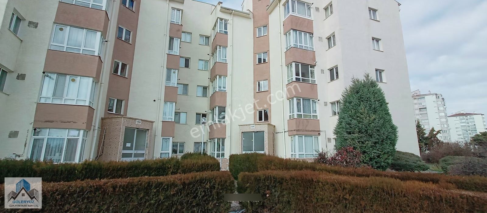 75. Yıl Mah. Site İçi Üç Cephe Arakat Kiralık 2+1 Daire