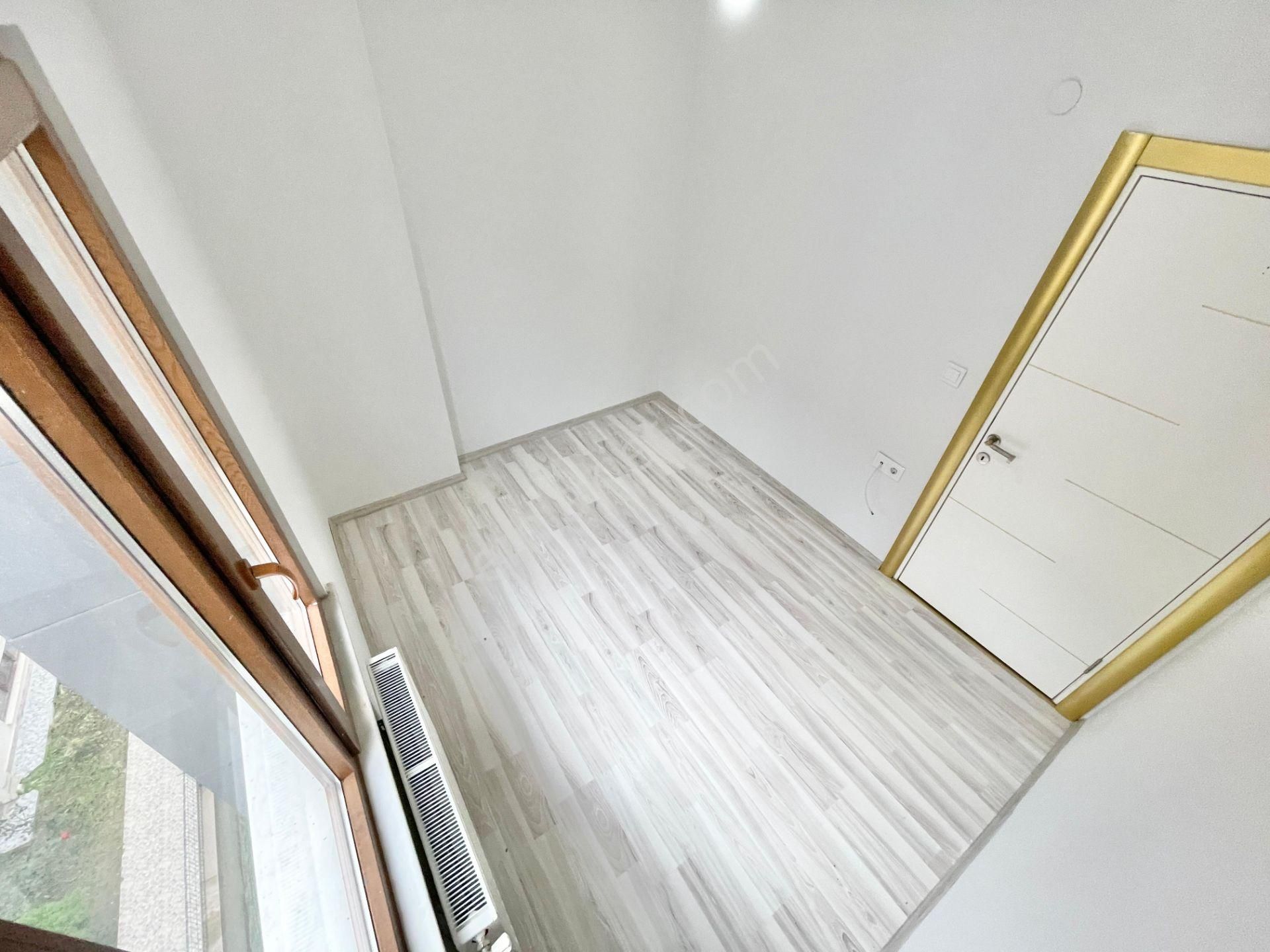 Berkay Demirel'den Altınkumda Lüks Tasarımlı Geniş Balkonlu 2+1 Daire - Görsel 33