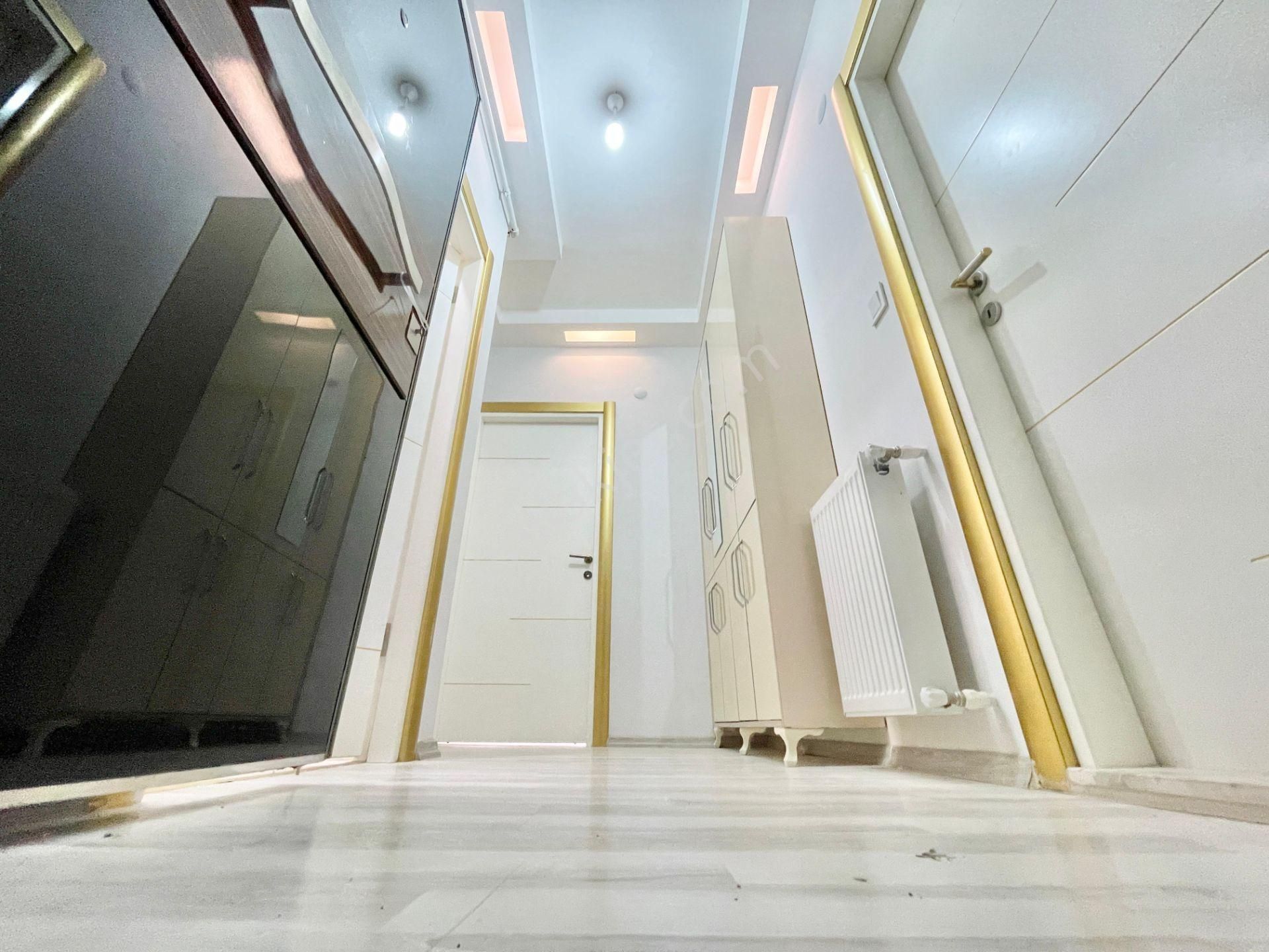 Berkay Demirel'den Altınkumda Lüks Tasarımlı Geniş Balkonlu 2+1 Daire - Görsel 6