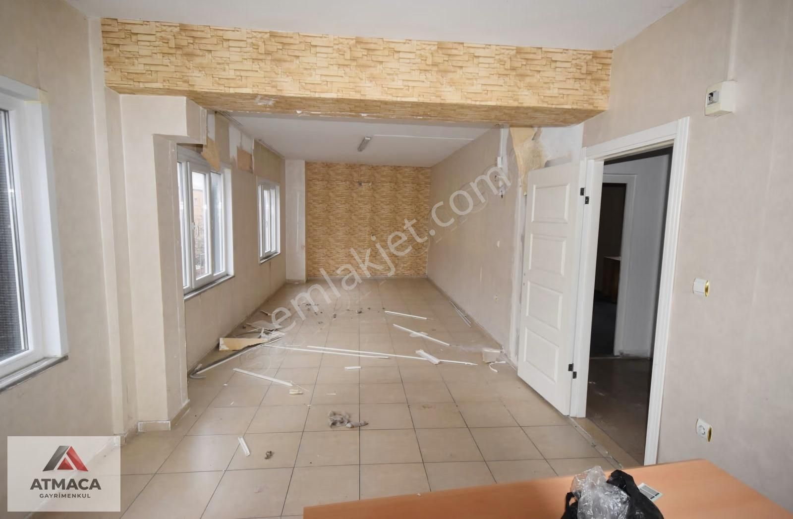 Sefaköy Halkalı Caddesine 2.bina 3.katlı 300 M2 Kiralık İşyeri - Görsel 12