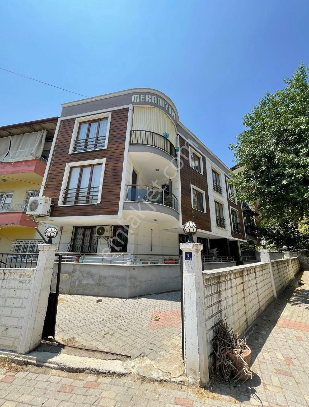 Şirin Evler Mahallesinde Satılık 2+1 Daire Doğalgazlı Balkonlu