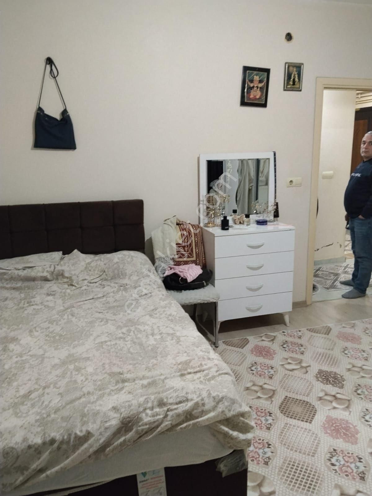 Bağcılar Fatih Mh. 2+1 Satılık Daire (yüksek Giriş) - Görsel 3