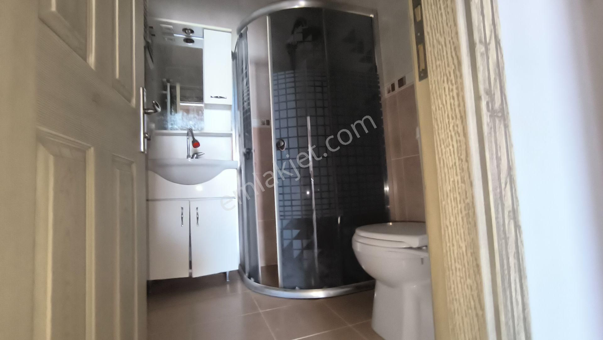 Yılmaz Gayrimenkulden Cadde Uzerı Asansorlü Kacırılmayacak 3+1 Fırsat Dairesi - Görsel 2