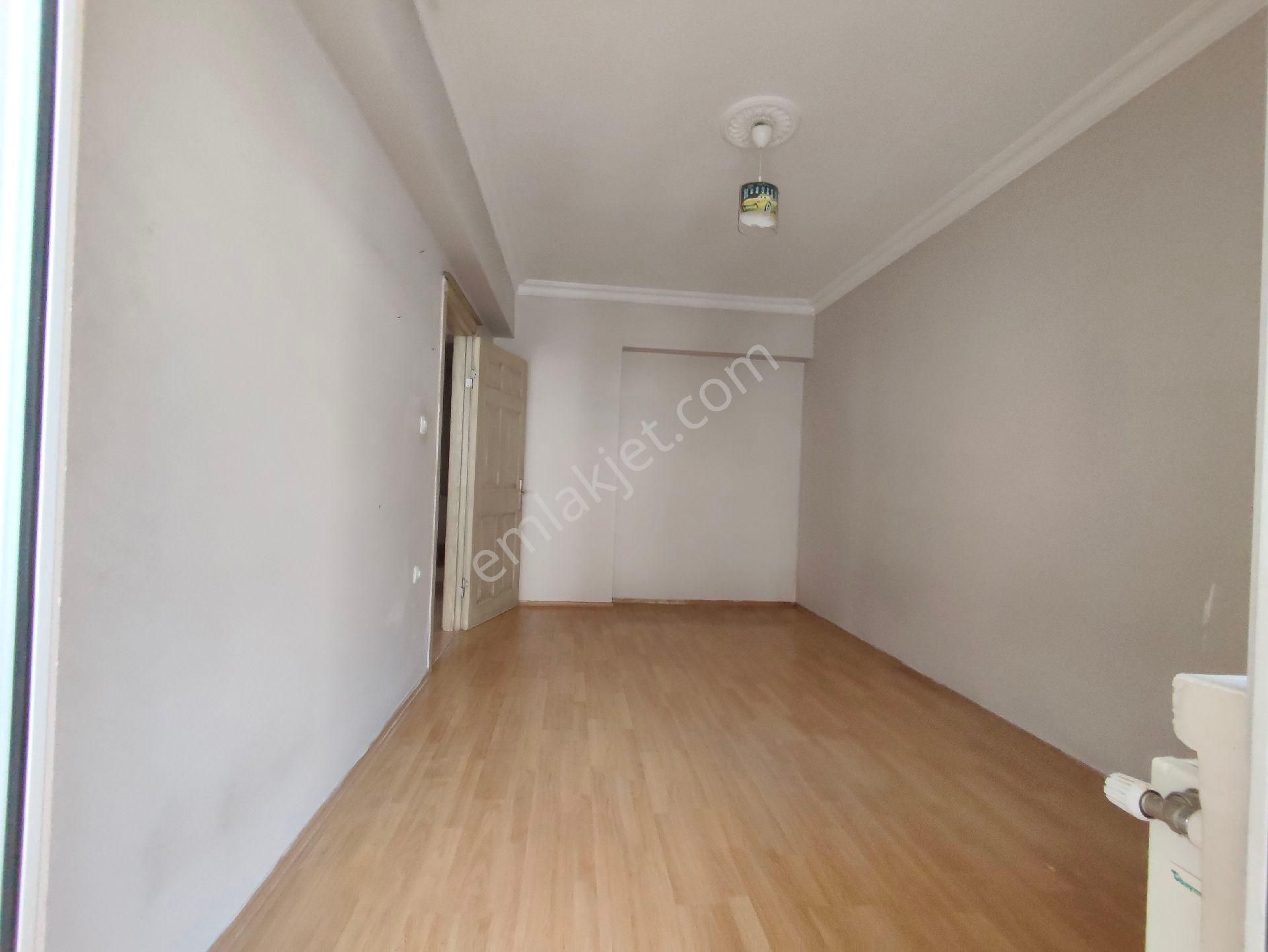 Yılmaz Gayrimenkulden Cadde Uzerı Asansorlü Kacırılmayacak 3+1 Fırsat Dairesi - Görsel 10