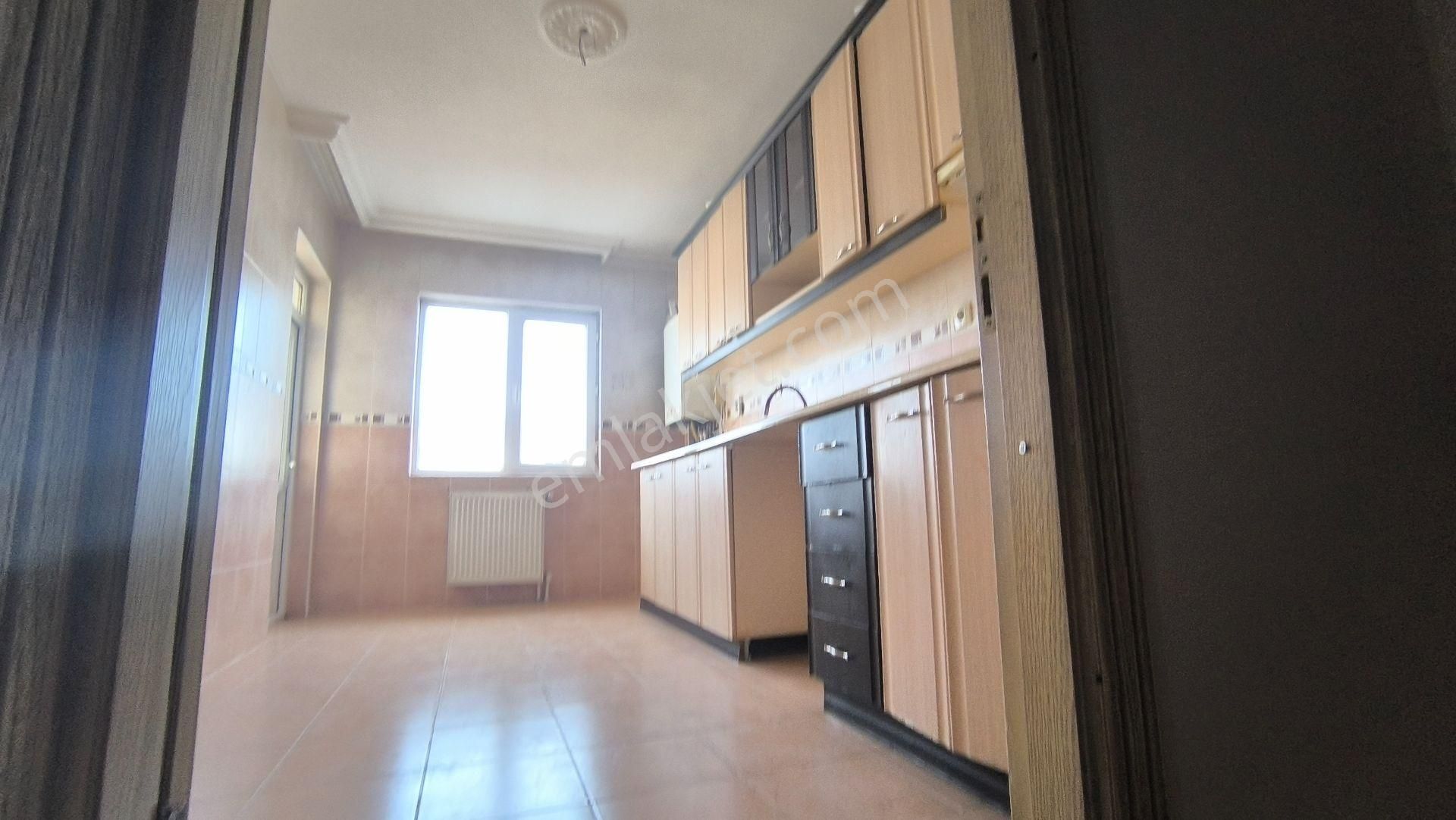 Yılmaz Gayrimenkulden Cadde Uzerı Asansorlü Kacırılmayacak 3+1 Fırsat Dairesi - Görsel 9