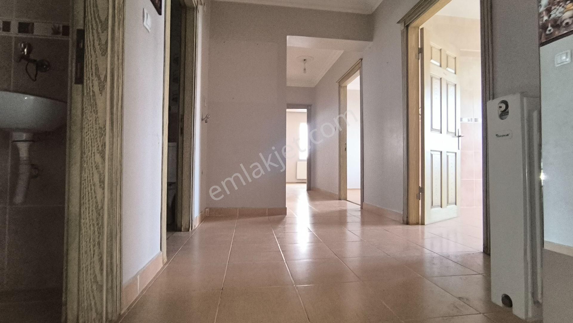 Yılmaz Gayrimenkulden Cadde Uzerı Asansorlü Kacırılmayacak 3+1 Fırsat Dairesi - Görsel 8