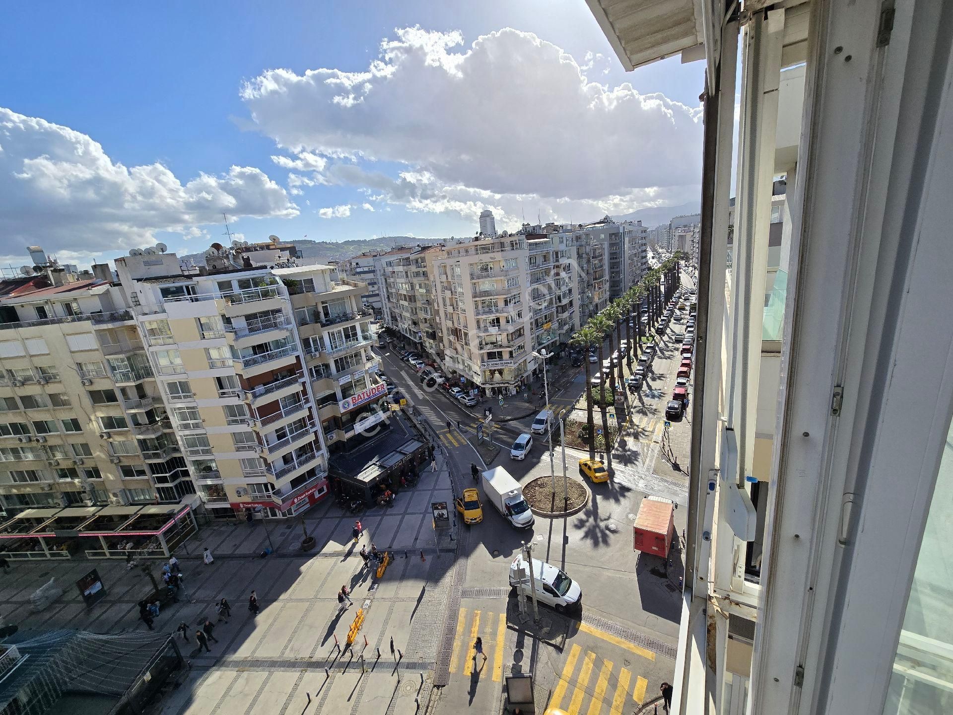 Alsancak Gündoğdu Meydanında Satılık 2+1 Daire - Görsel 17