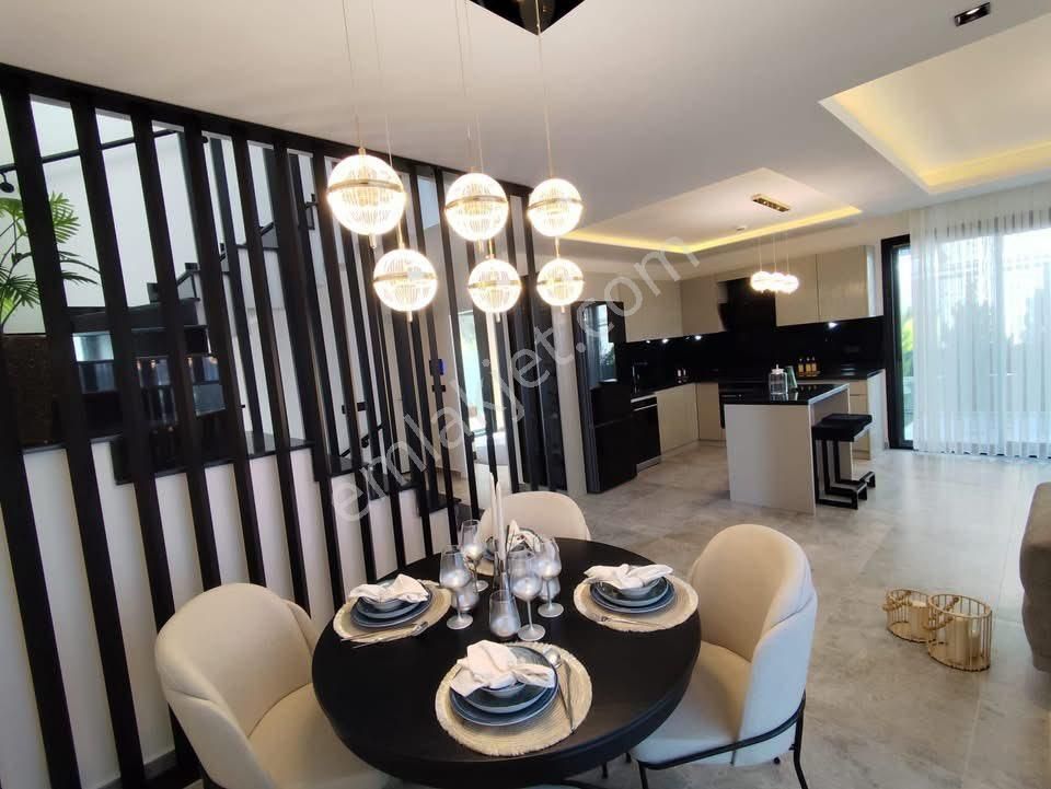 Kuşadası Davutlar’da Özel Havuzlu, Akıllı Ev Sistemli 5+2 Müstakil Villa - Görsel 2