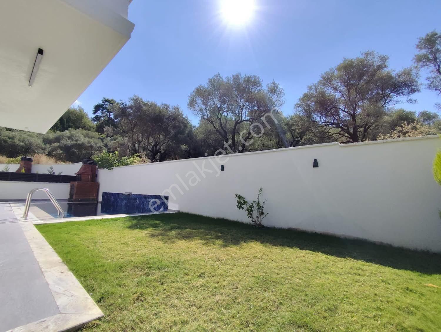 Kuşadası Davutlar’da Özel Havuzlu, Akıllı Ev Sistemli 5+2 Müstakil Villa - Görsel 22