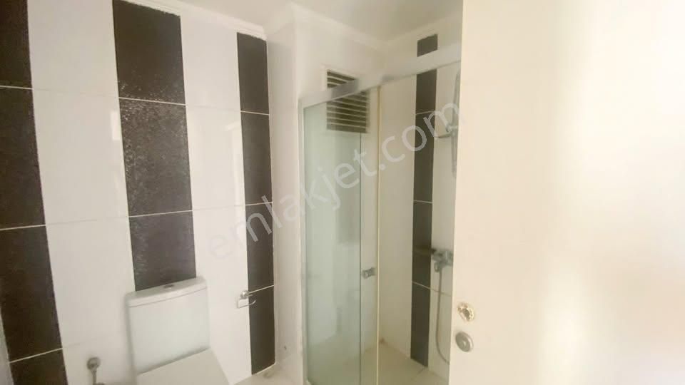 Kuşadası Marinada Deniz Manzaralı 2+1 - Görsel 10