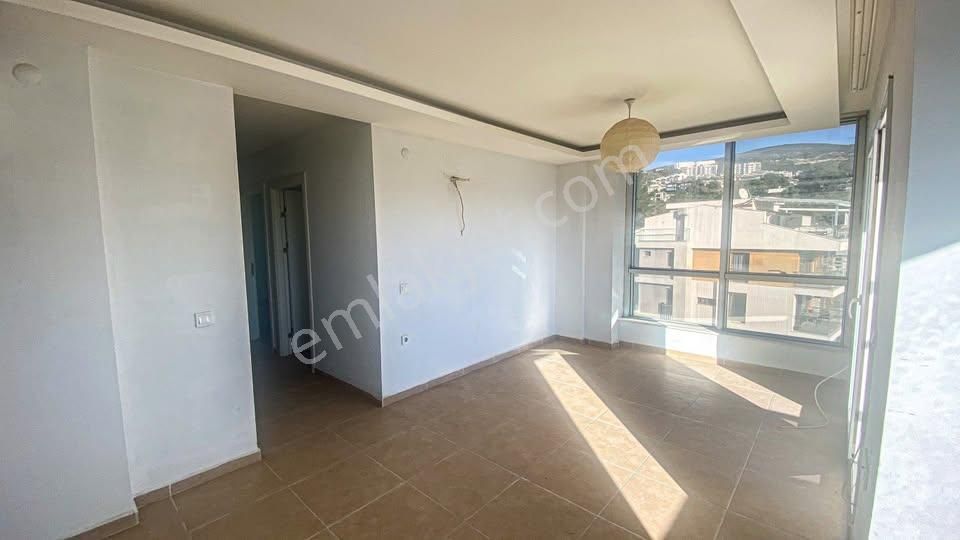 Kuşadası Marinada Deniz Manzaralı 2+1 - Görsel 4