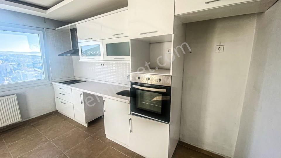 Kuşadası Marinada Deniz Manzaralı 2+1 - Görsel 5