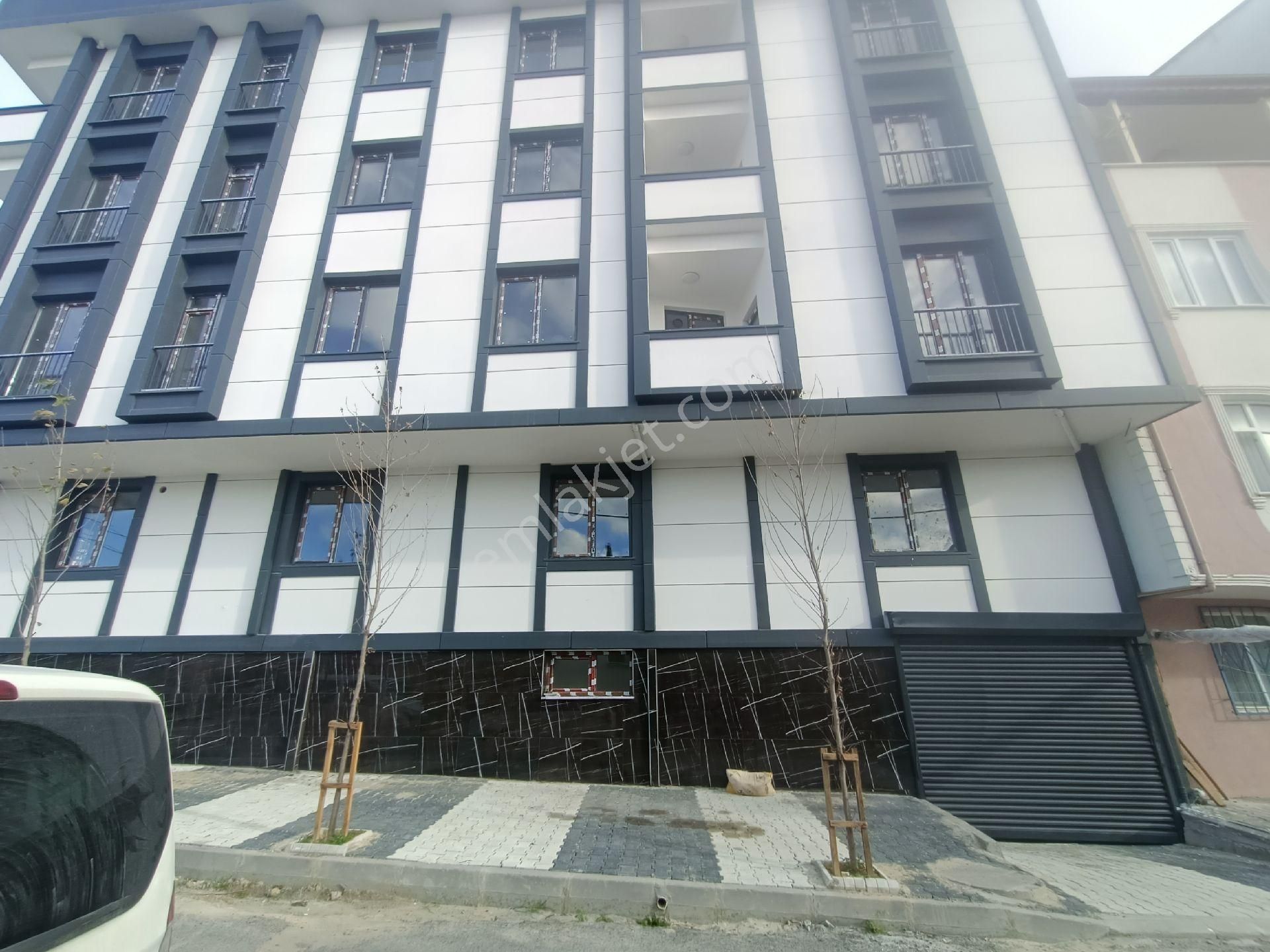 Arnavutköy Taşoluk Mahallesi'nde Satılık 2+1 85 Metre 0