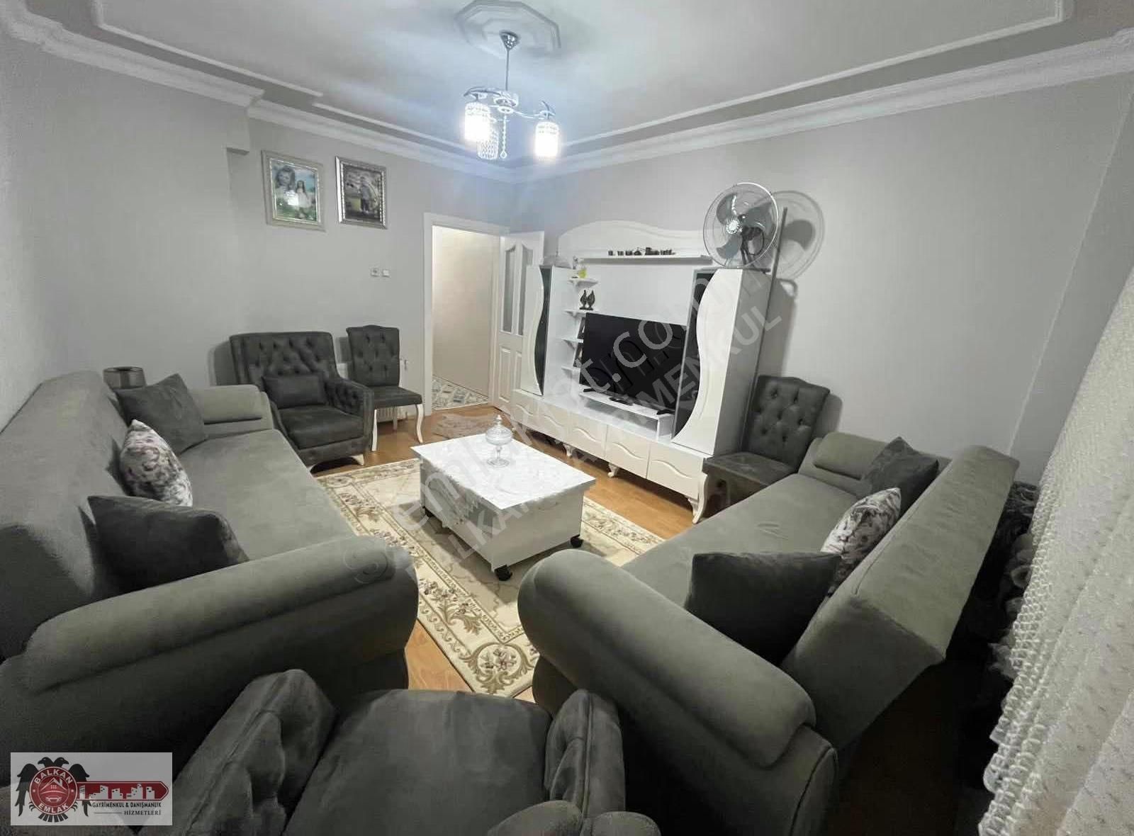 Bayrampaşa Orta Mah. Bağlar Cad. Çok Yakın 2+1 Satılık Daire - Görsel 5