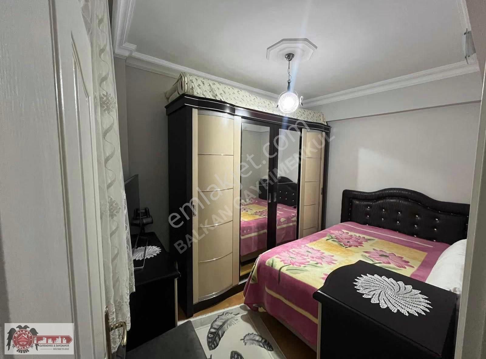 Bayrampaşa Orta Mah. Bağlar Cad. Çok Yakın 2+1 Satılık Daire - Görsel 9