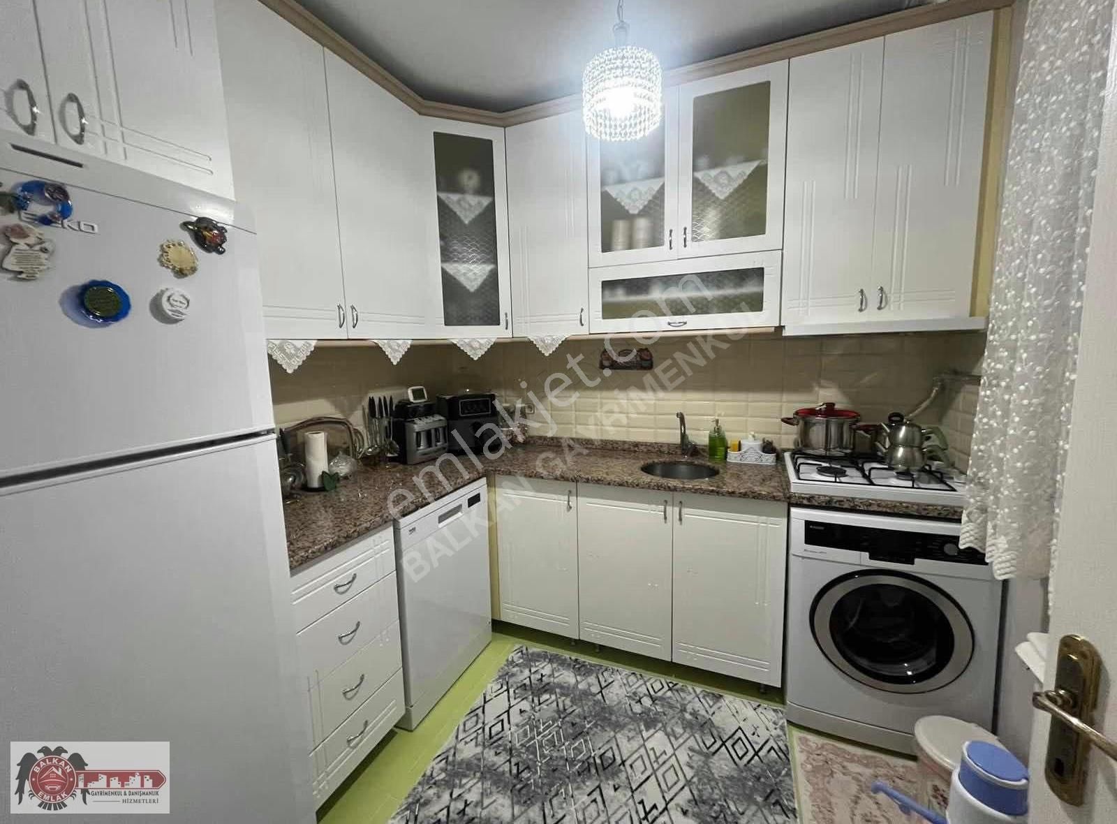 Bayrampaşa Orta Mah. Bağlar Cad. Çok Yakın 2+1 Satılık Daire - Görsel 6