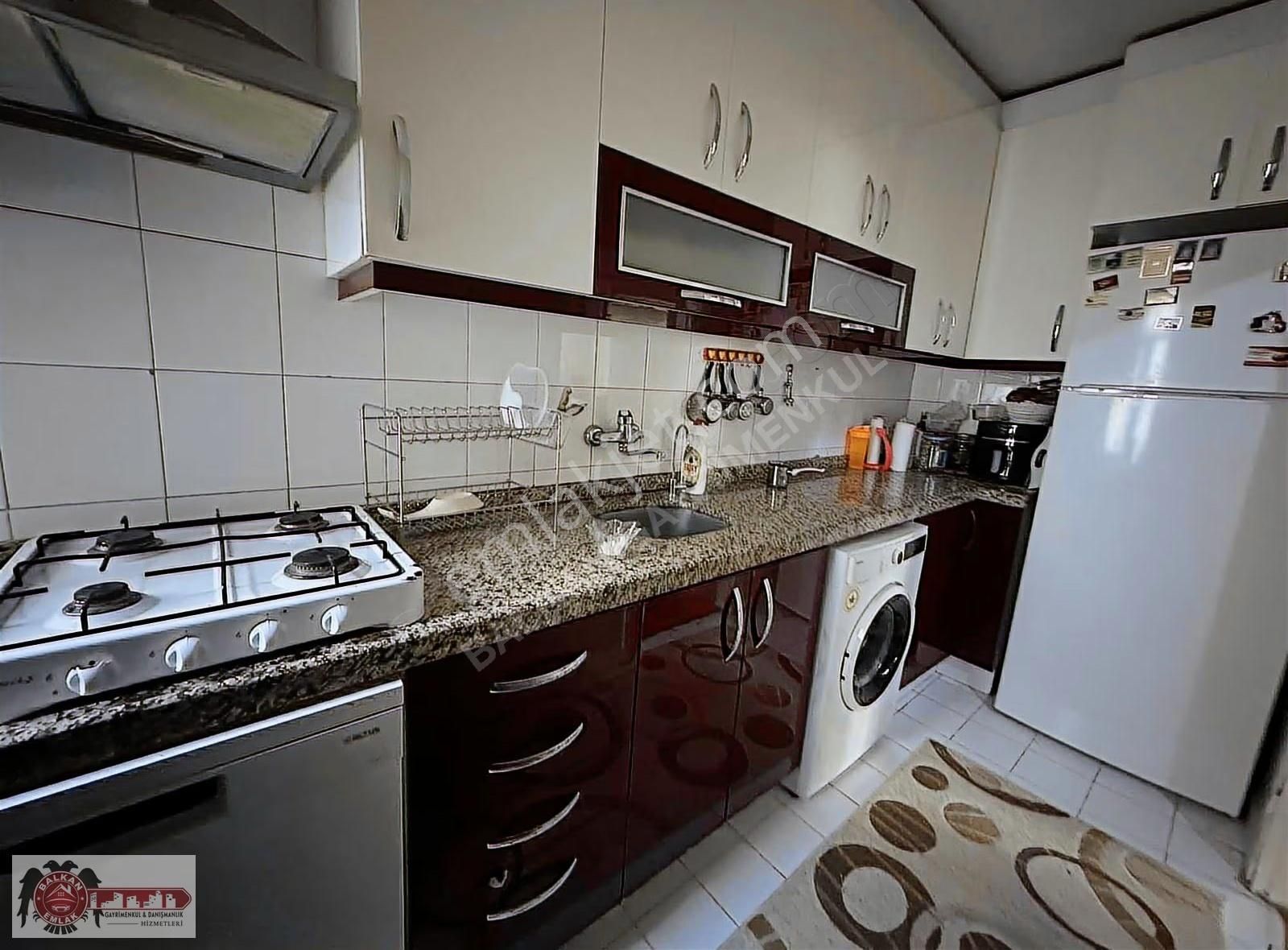 Bayrampaşa Orta Mah. Yeşil Sokakta 2+1 Satılık Çatı Katı Daire - Görsel 4