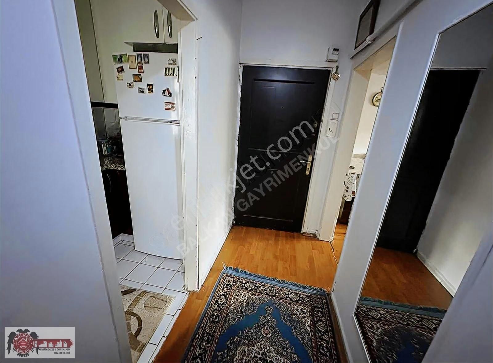 Bayrampaşa Orta Mah. Yeşil Sokakta 2+1 Satılık Çatı Katı Daire - Görsel 3