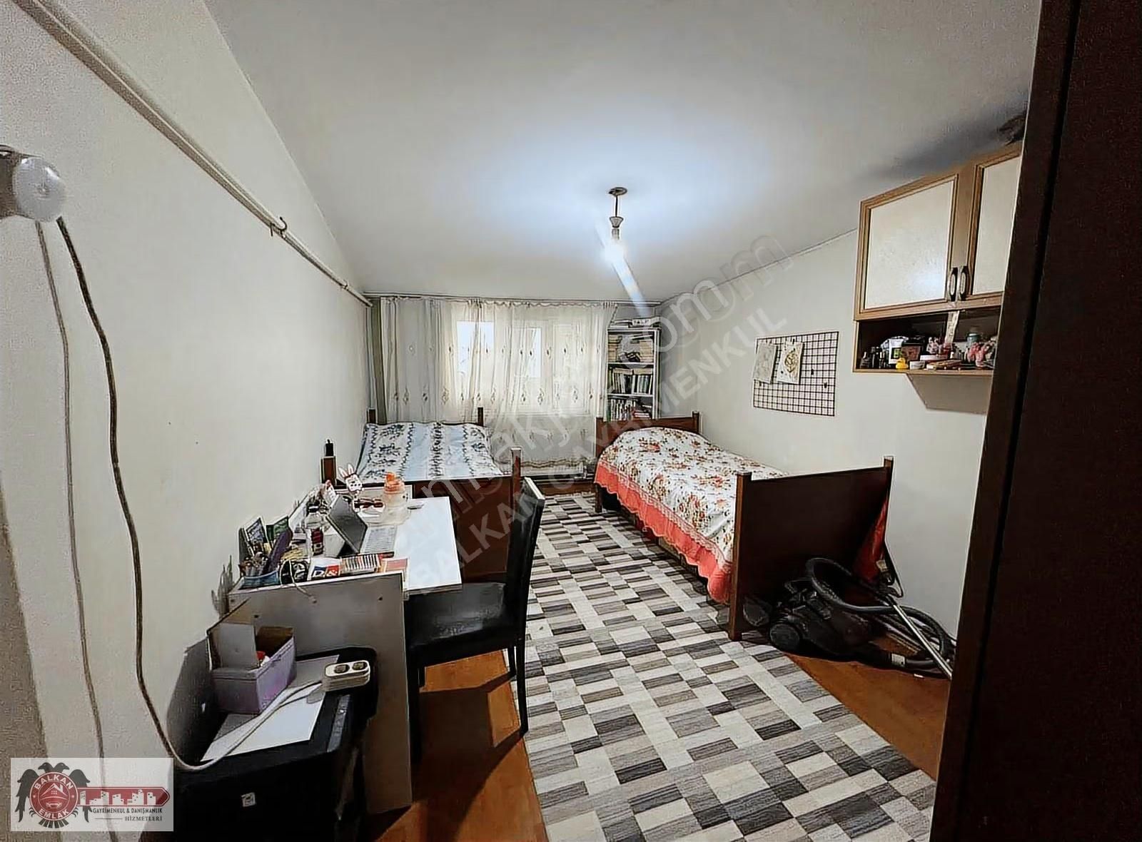 Bayrampaşa Orta Mah. Yeşil Sokakta 2+1 Satılık Çatı Katı Daire - Görsel 5