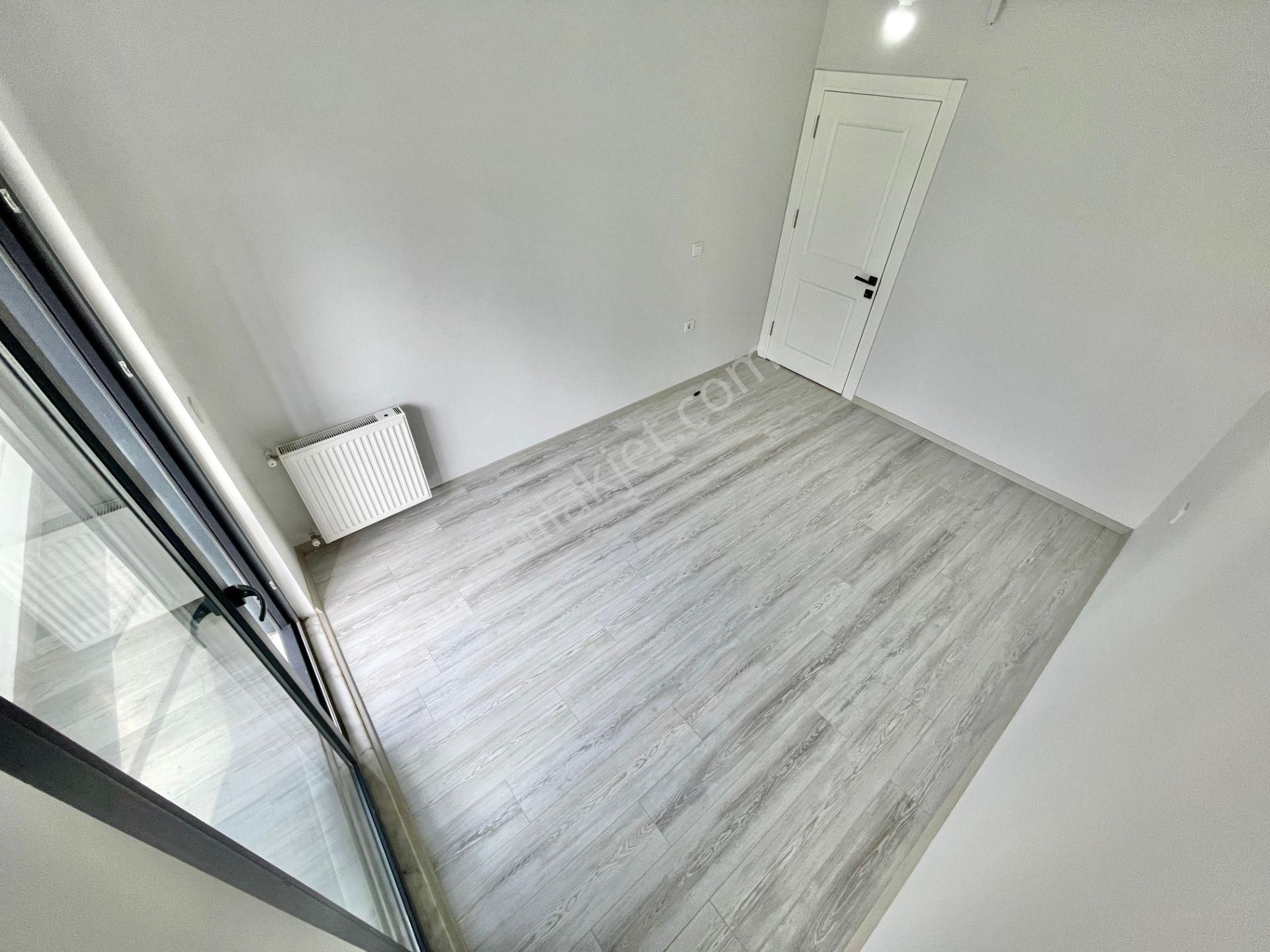 Berkay Demirel'den Altınkumda Kapalı Otoparklı Geniş Balkon 2+1 Daire - Görsel 25