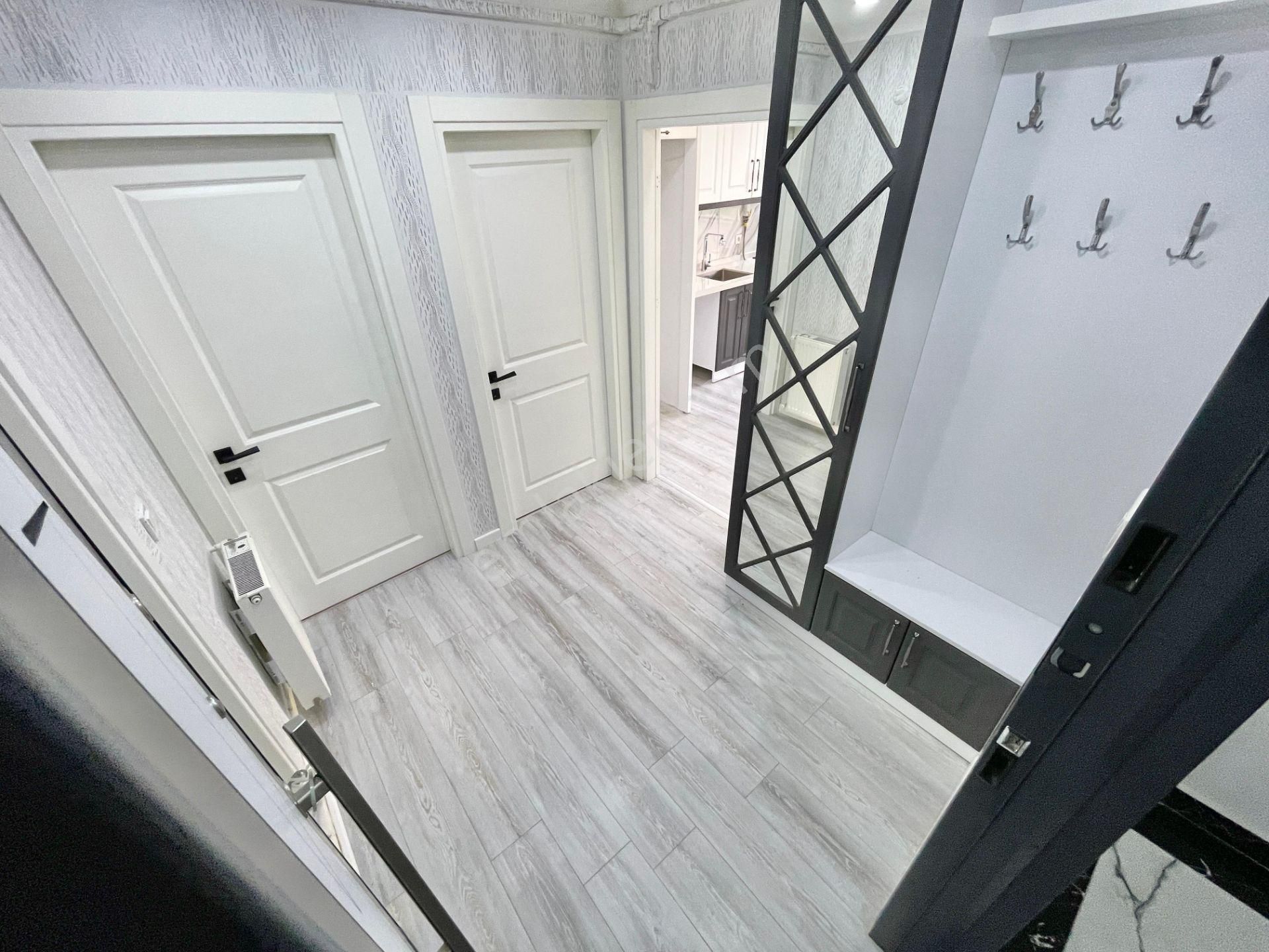 Berkay Demirel'den Altınkumda Kapalı Otoparklı Geniş Balkon 2+1 Daire - Görsel 6