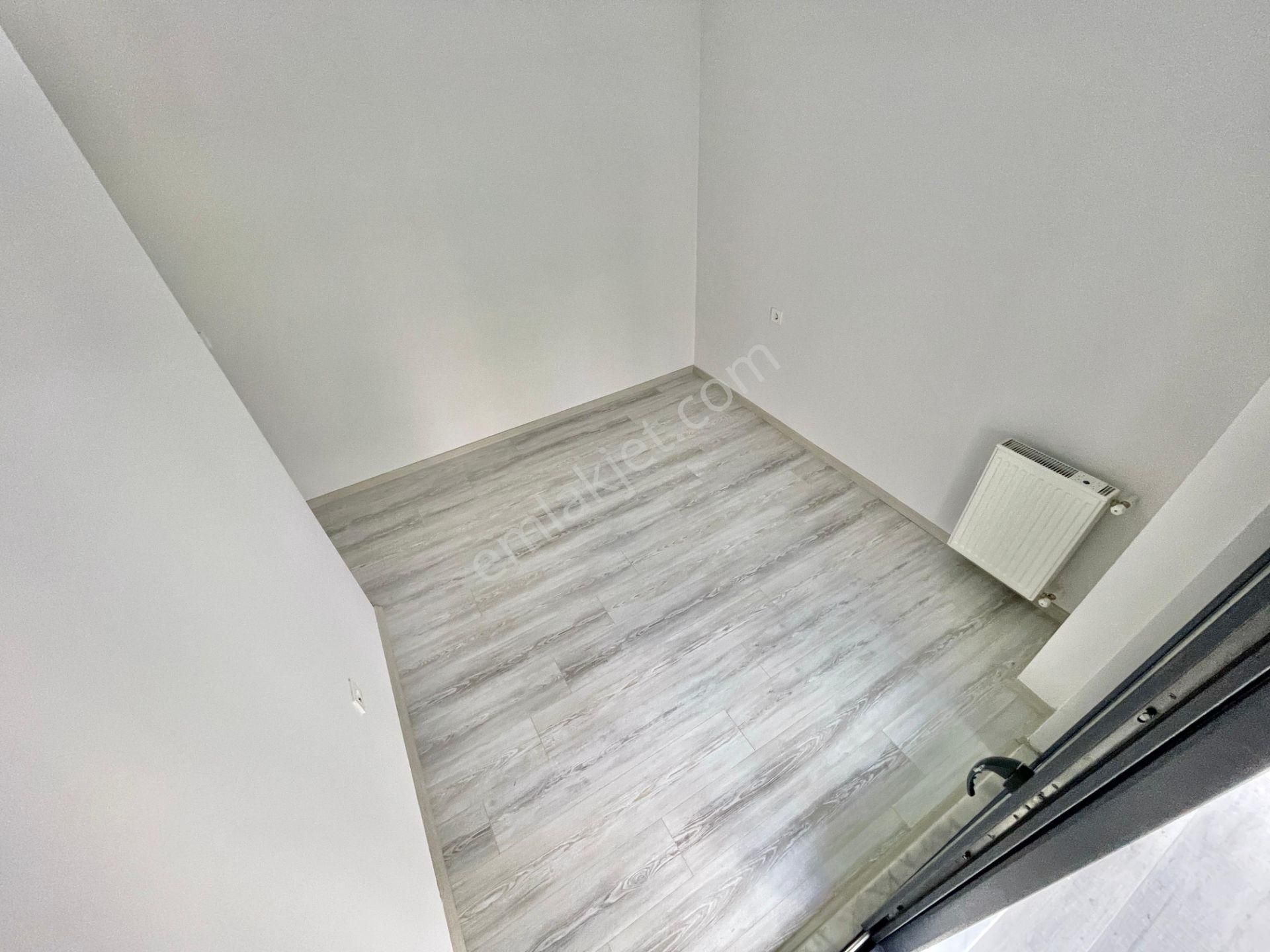 Berkay Demirel'den Altınkumda Kapalı Otoparklı Geniş Balkon 2+1 Daire - Görsel 32