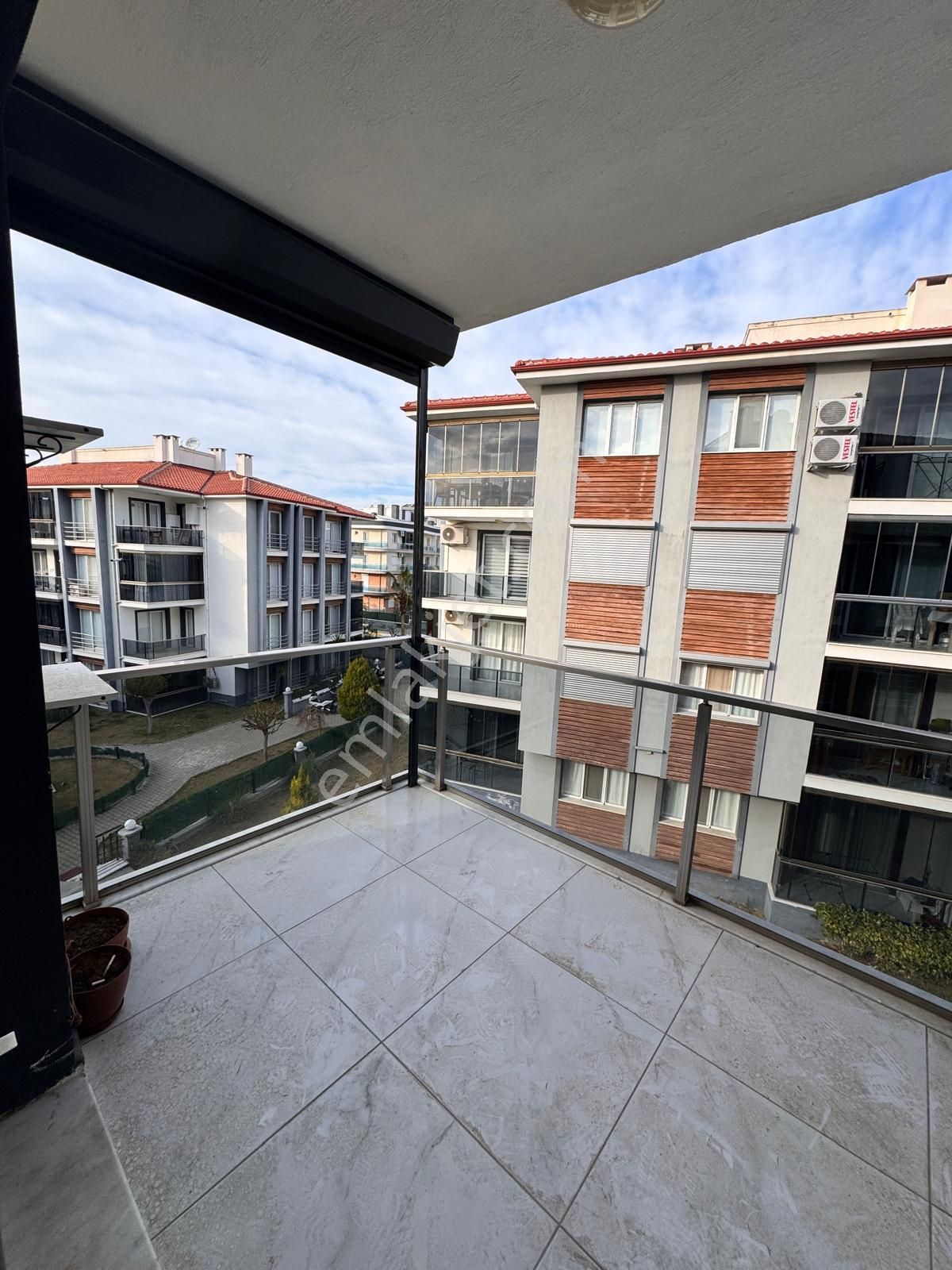 Kuşadası Değirmendere Havuzlu Doğalgazlı Sitede 2+1 - Görsel 3