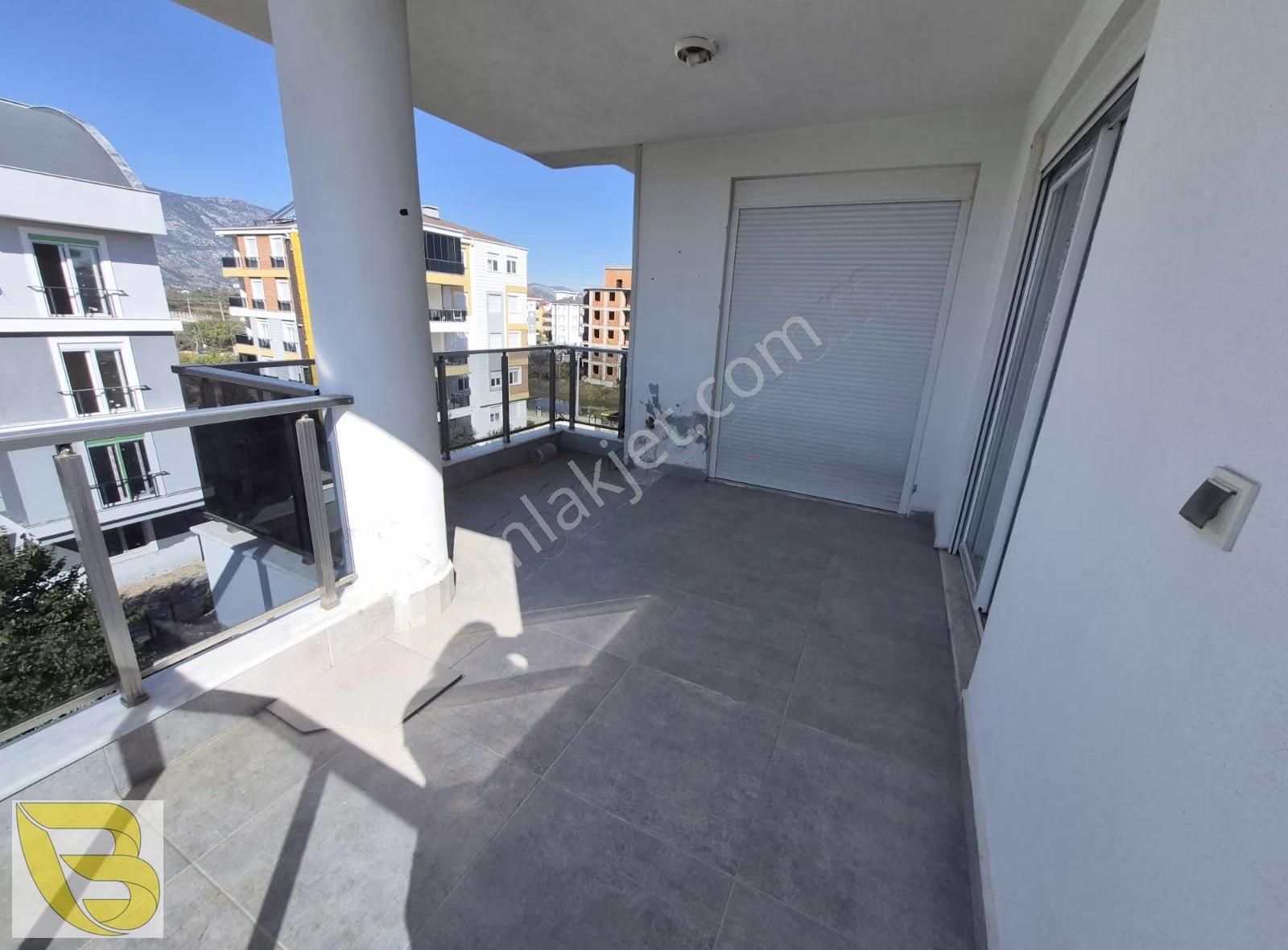 Havuzlu Site İçerisin'de Kiralık 3+1 Daire