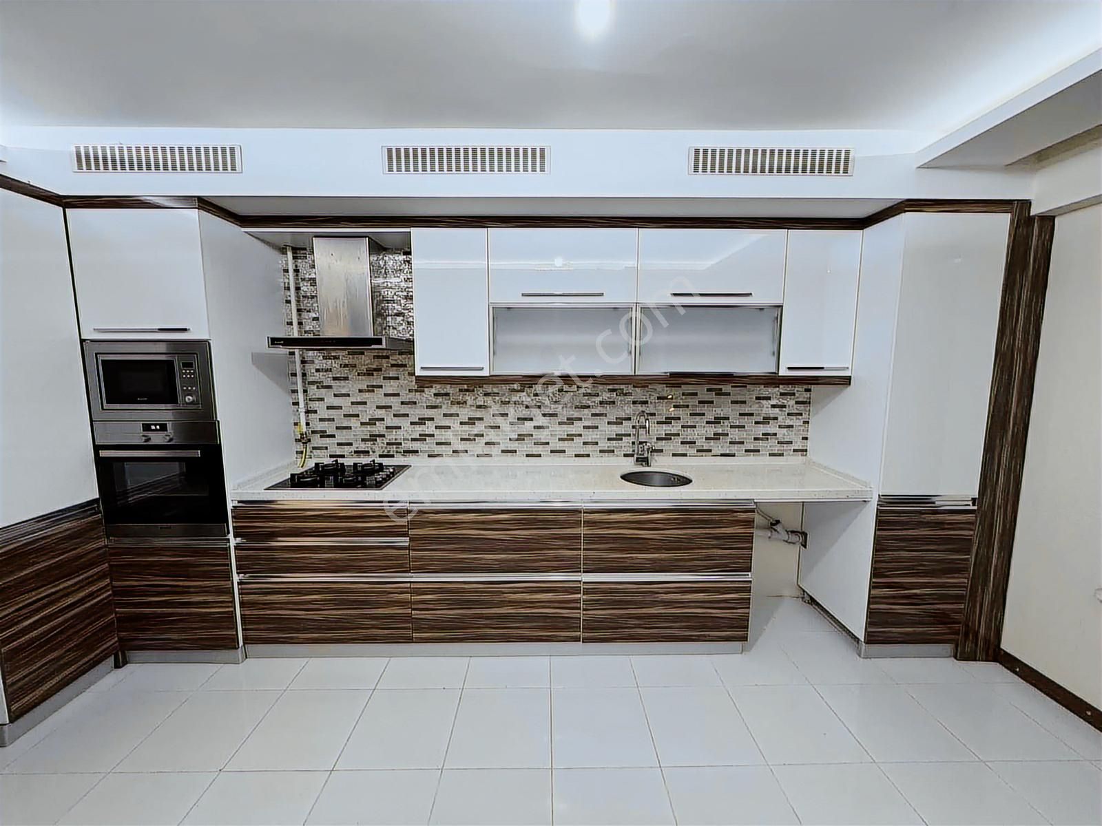 Sağlam Emlaktan Hastane Arkasında Satılık Lüks 4+1 Daire - Görsel 16