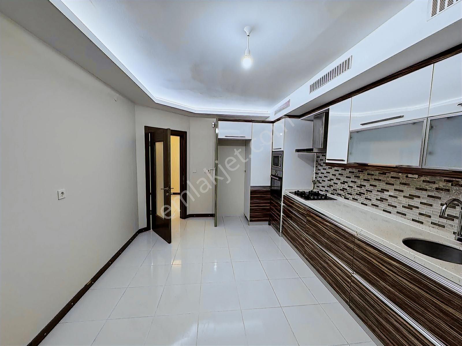 Sağlam Emlaktan Hastane Arkasında Satılık Lüks 4+1 Daire - Görsel 17