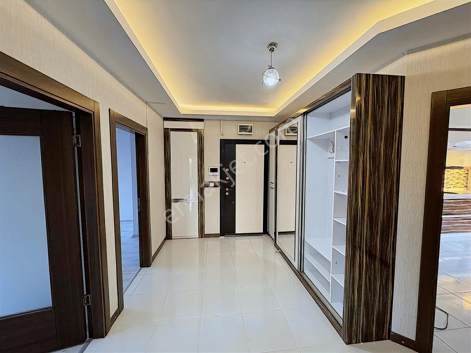 Sağlam Emlaktan Hastane Arkasında Satılık Lüks 4+1 Daire - Görsel 15