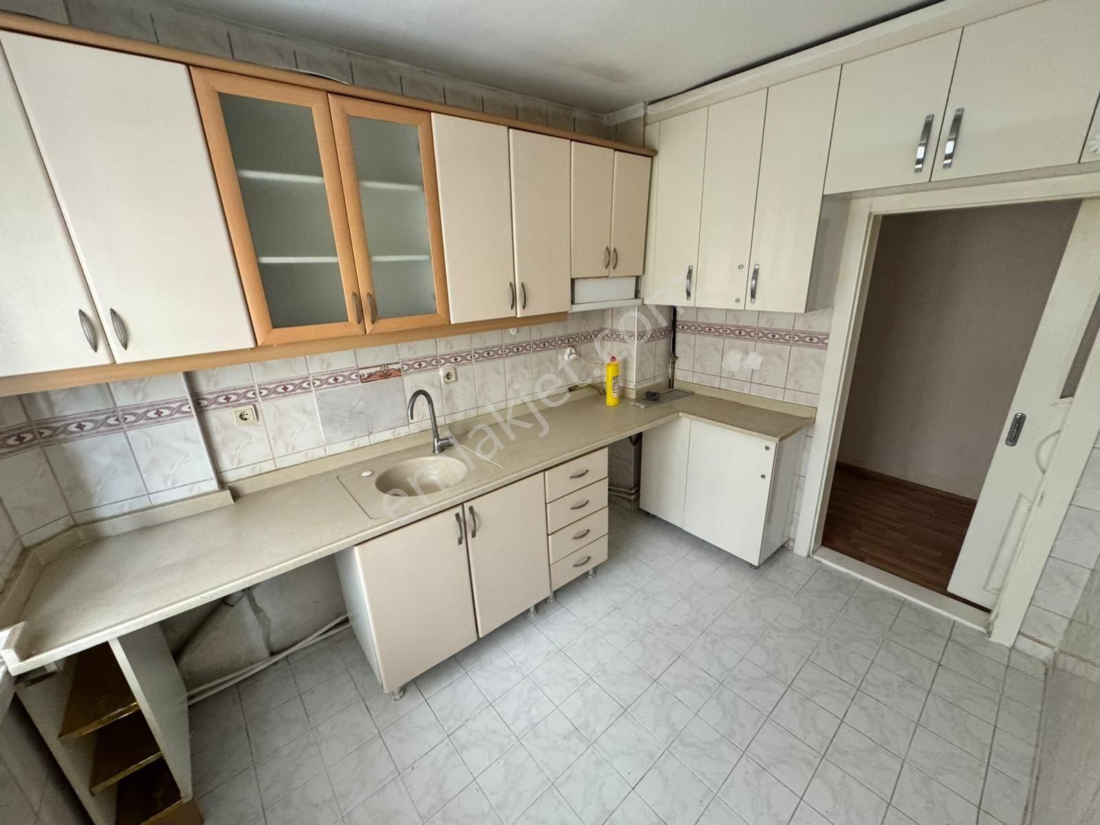 Koza Emlak'tan Plevne Mahalesinde Yapılı Yüksek Kredi İmkanıyla Güney-ön Cepheli 3+1 Satılık Dairee