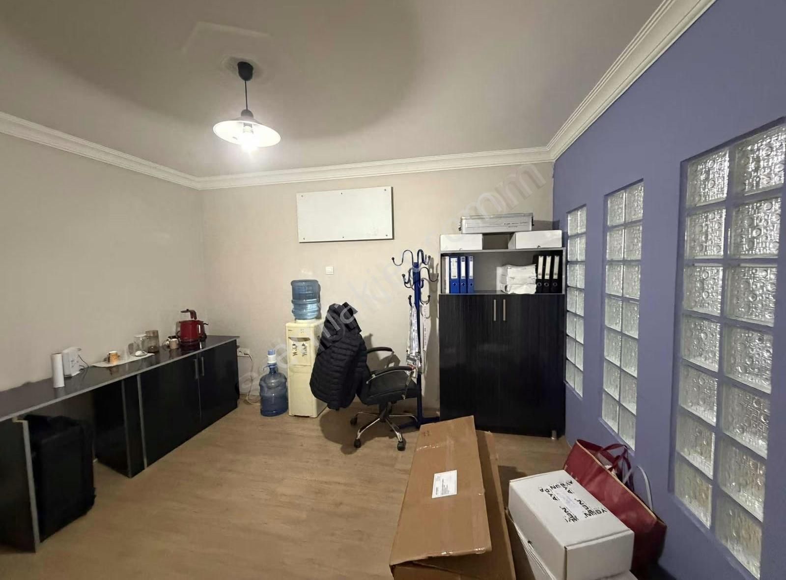 Yeşillik Caddesinde Eşyalı Ofis - Görsel 3