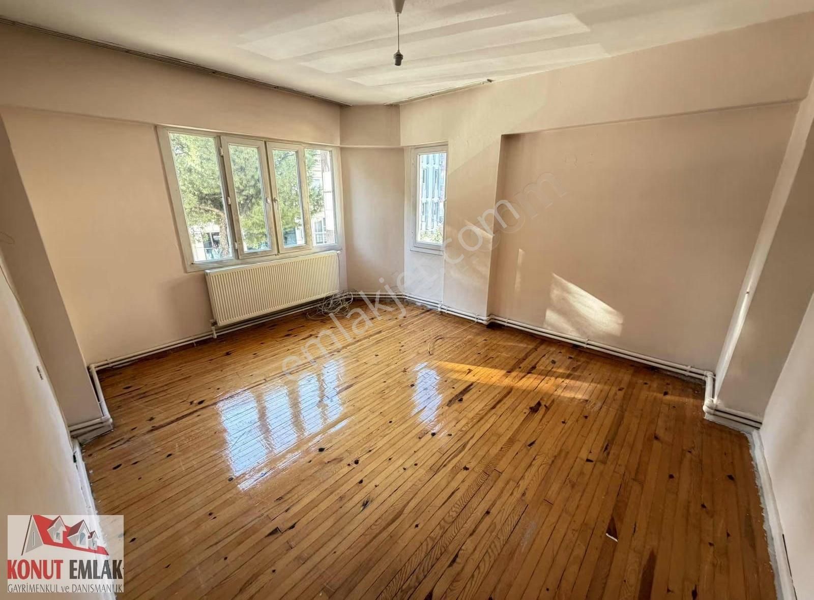 Konut Emlaktan Ordu Caddesinde 3+1 Doğalgazlı Kiralık Daire - Görsel 5