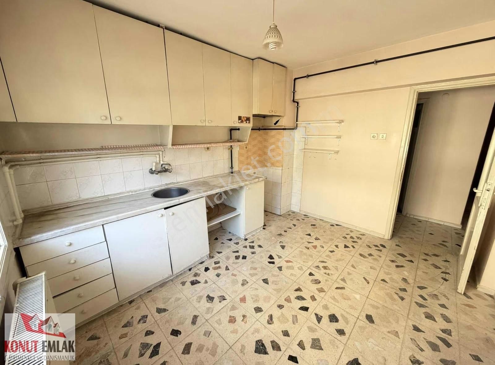 Konut Emlaktan Ordu Caddesinde 3+1 Doğalgazlı Kiralık Daire - Görsel 8