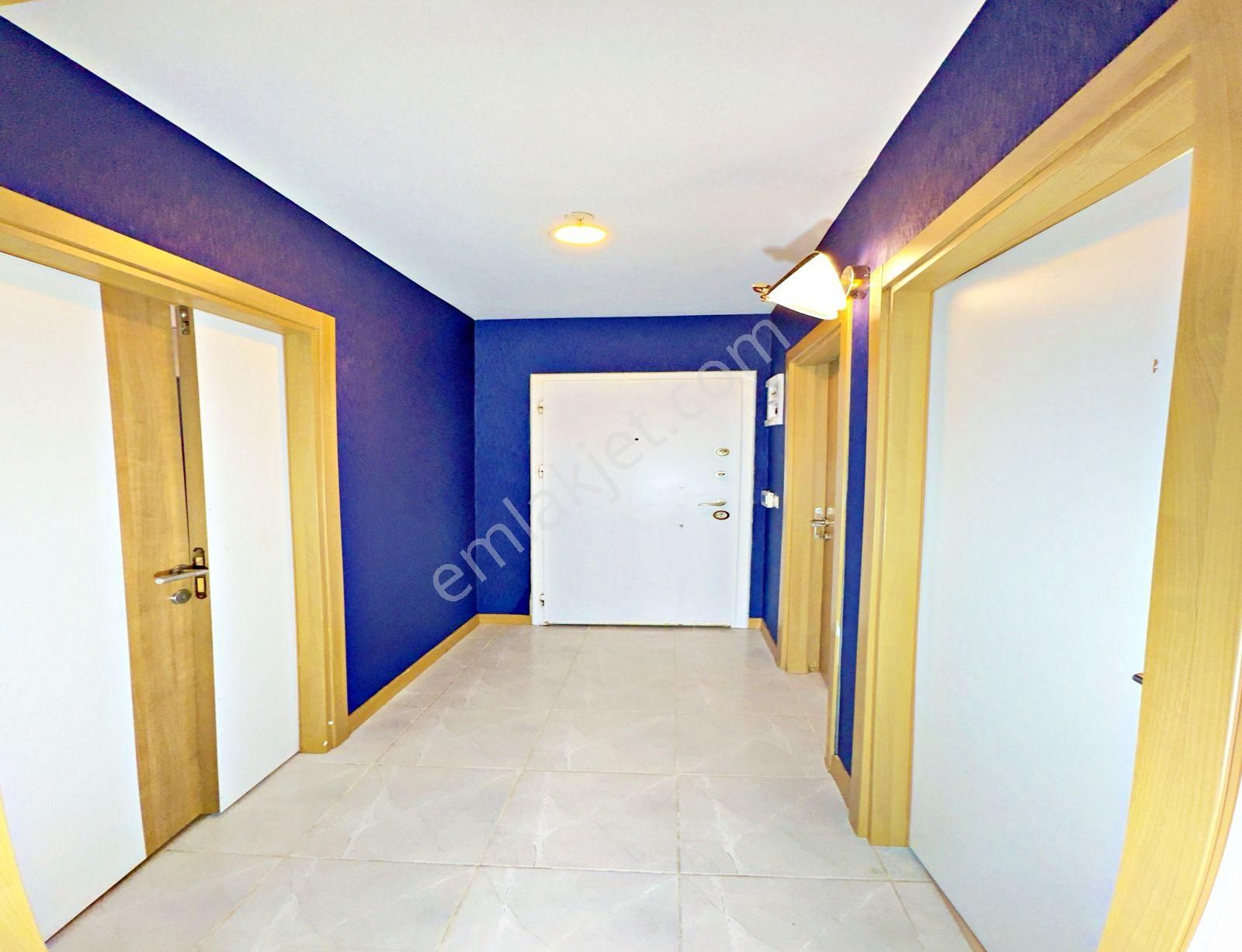 Metrobüse Yürüme Mesafesi Teraslı 2+1 Siteiçi Daire - Görsel 12